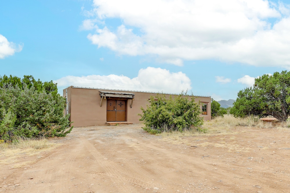 Historic Adobe Los Cerrillos Home w/ Mountain View view 4