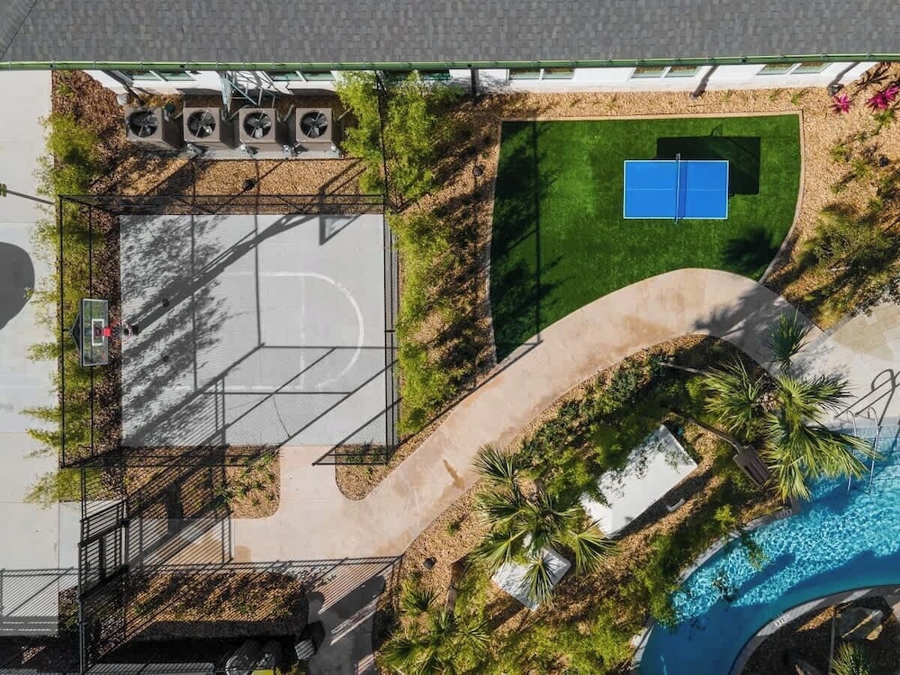 Private Pool Plus 5BR Themed Bedrooms