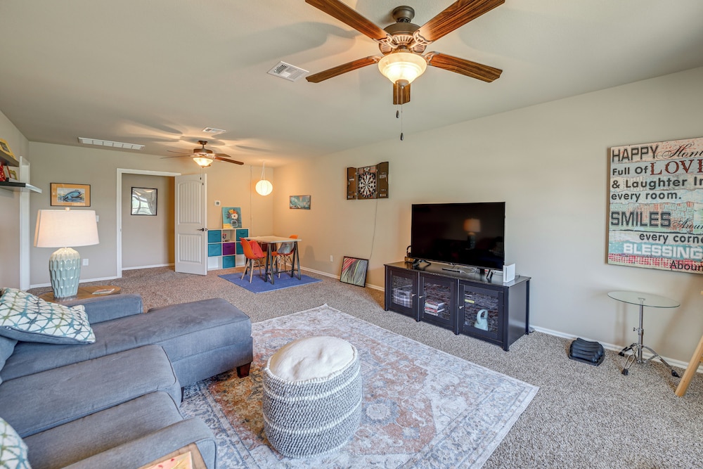 Tulsa Area Retreat w/ Trail Access + Private Patio