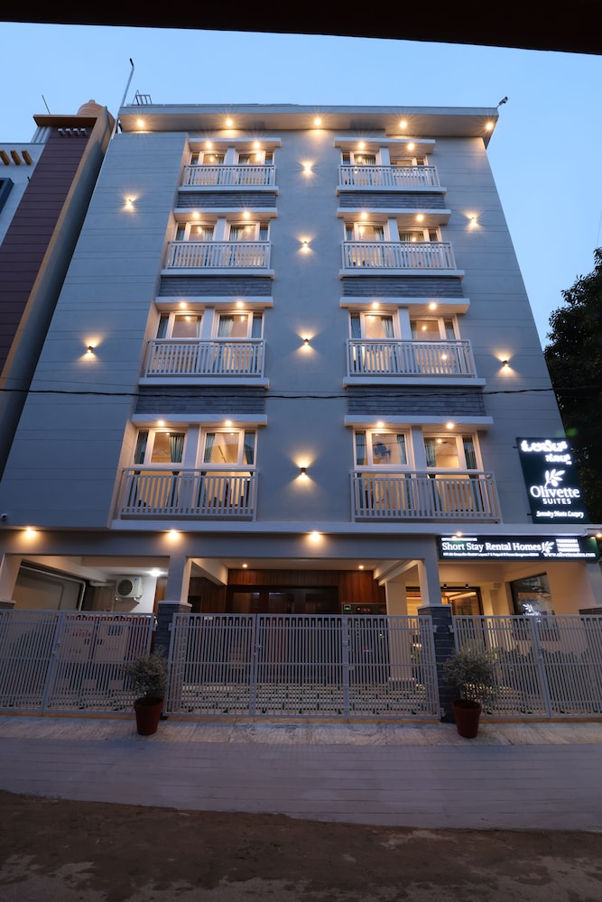 Olivette Suites