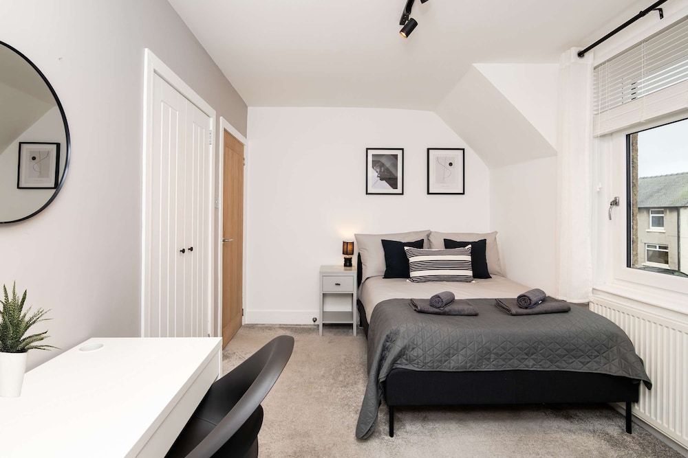 3 Bedroom House-free Parking