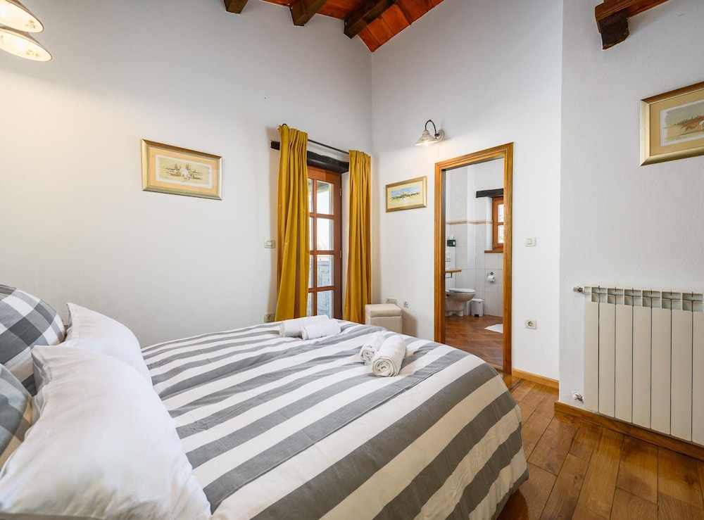 Villa in Banki With Private Pool Near Marea Beach