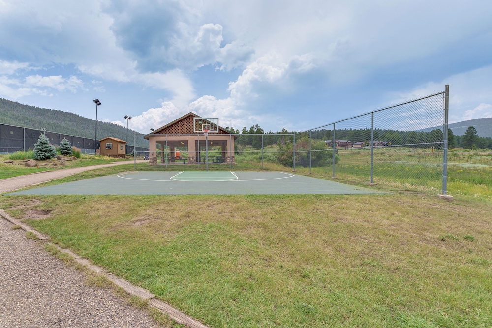 4 Mi to Angel Fire Resort: Home w/ Fire Pit!