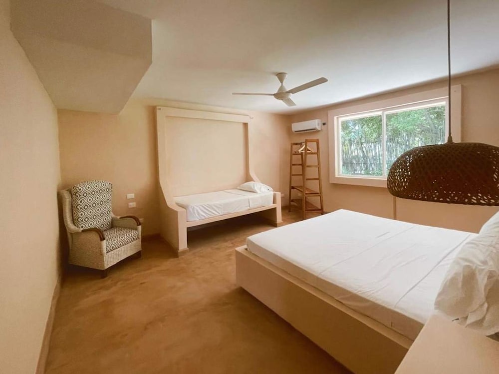 w Stunning 6BR Beachfront Villa in Rosario
