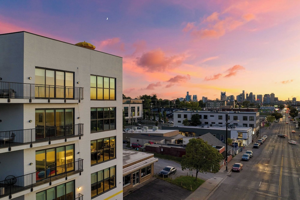 916 Main 12 Unit Buyout - 30bdrs Prvt Two Floors