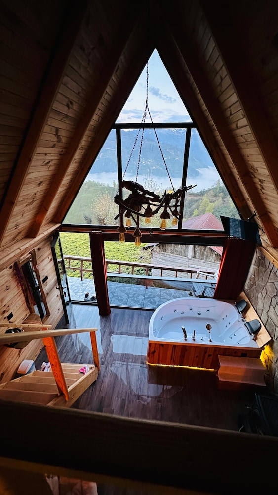 Stiela Suit Bungalov