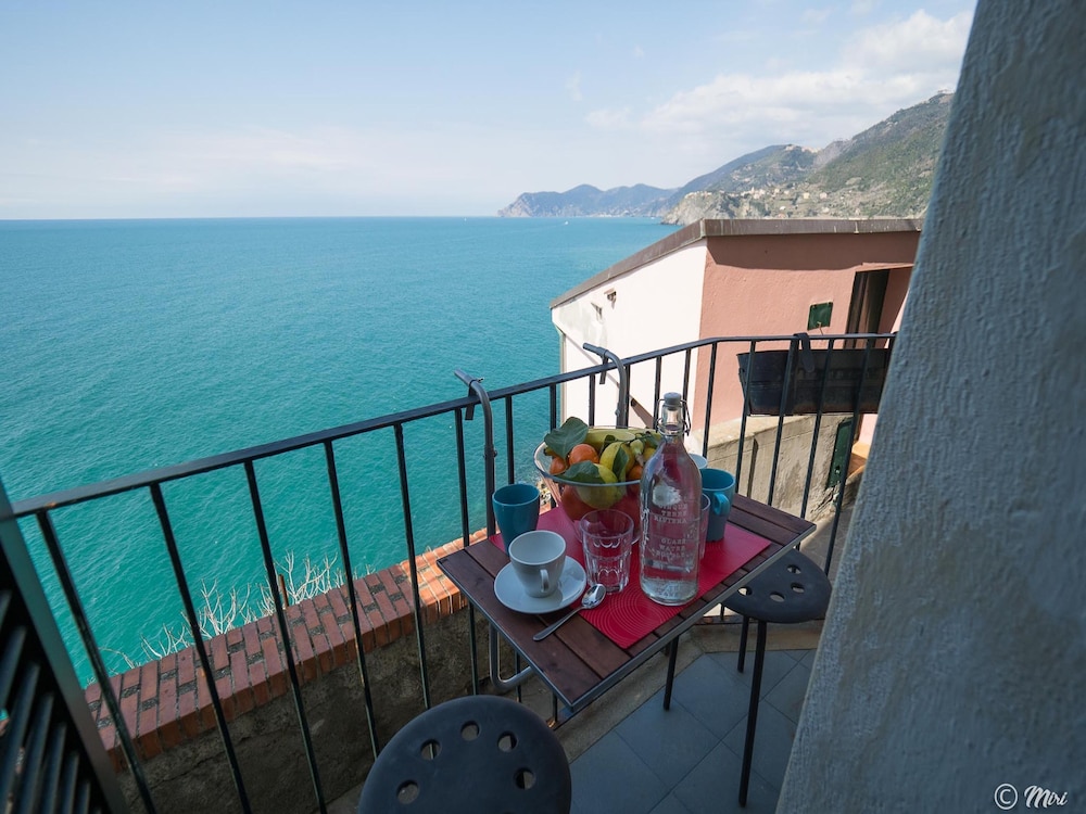 Il Baluardo Sea View Apartment on the Cliff photo 1