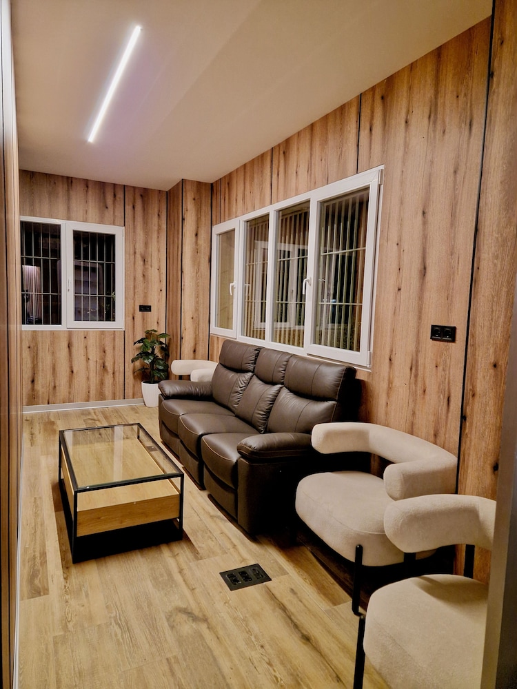Velvet Hostel Business