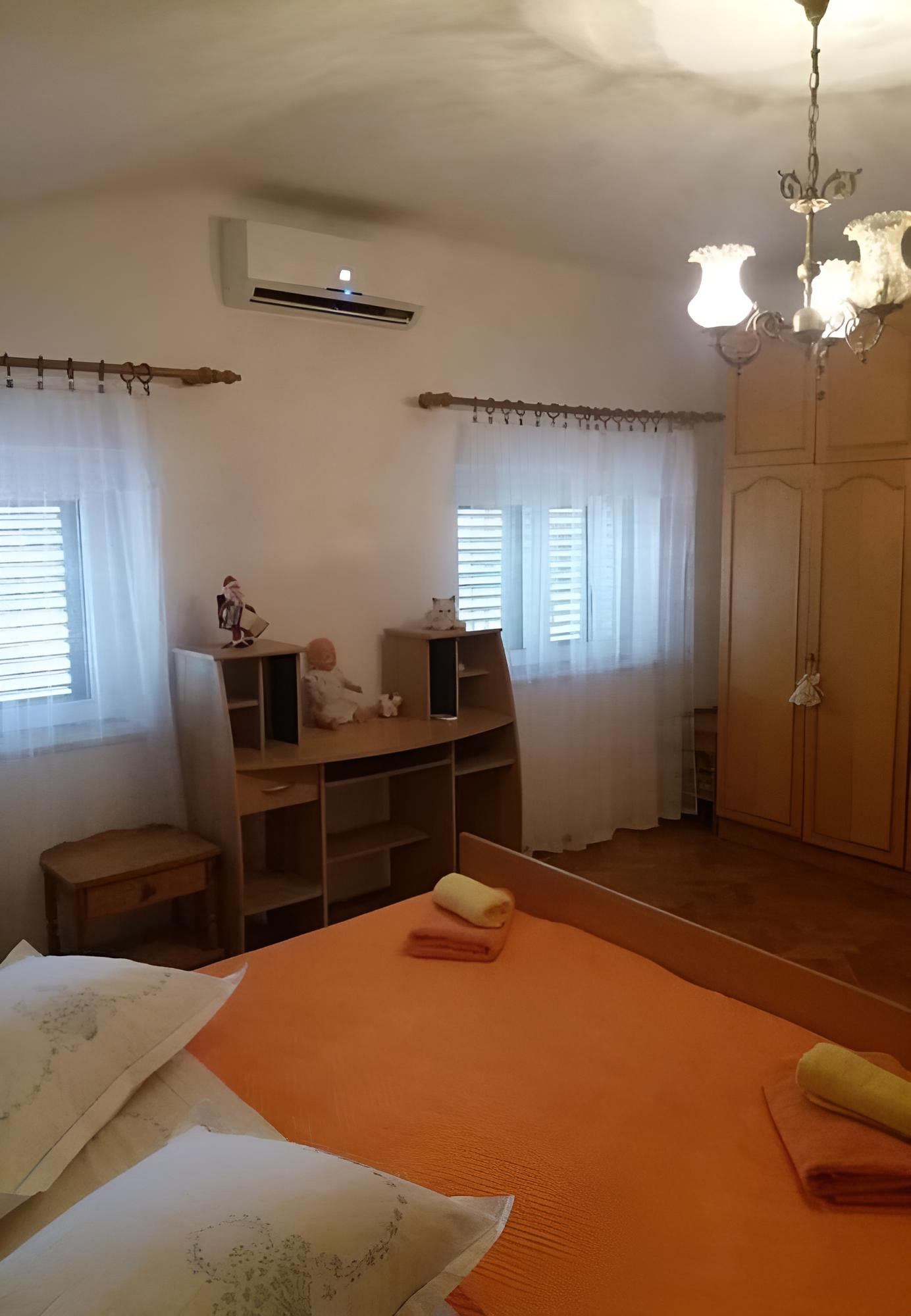 Photo 33