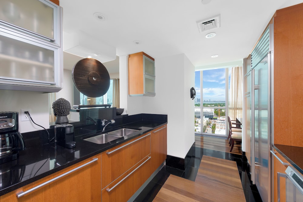 Luxury Vacation Rentals at The Setai by LRMB