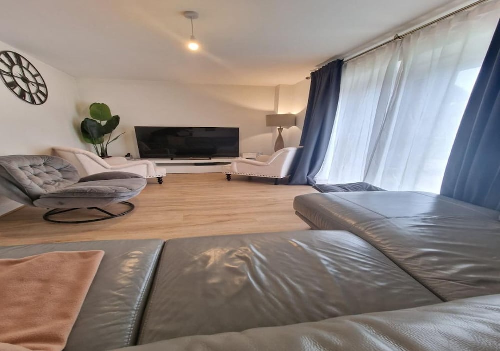 3bedroom Near Nec & Airport W/parking and Garden