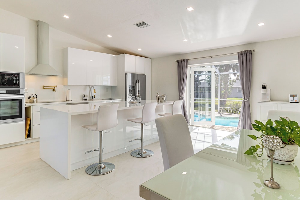 3 Mi to Beach: Pet-friendly Home in Port Charlotte