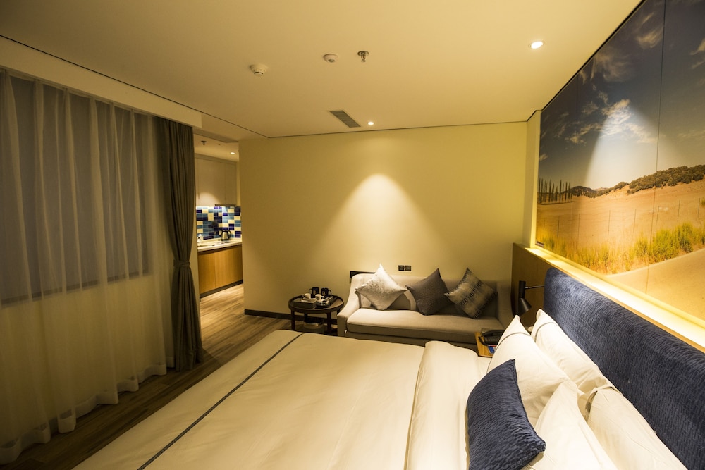 Spring Posh Roadsun International Hotel & Resort