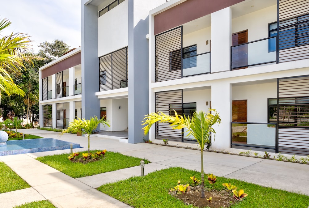 Hotel Mayan Water Hotel - Image 1