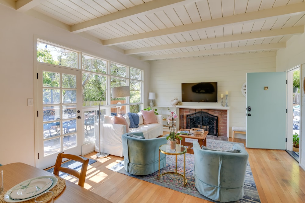 Monterey Vacations - Vacation Rental Home  1 Mi to Carmel Beach! - Property Image 1