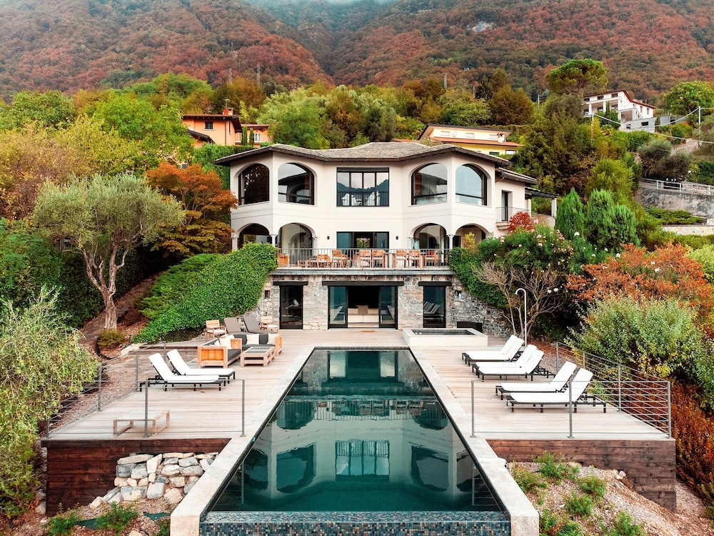 Carefree Retreat With Panoramic Views of Lake Como