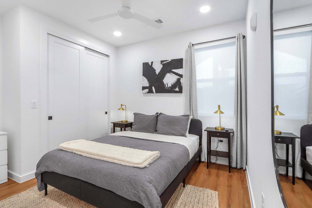 Creekside Modern Condo for 4