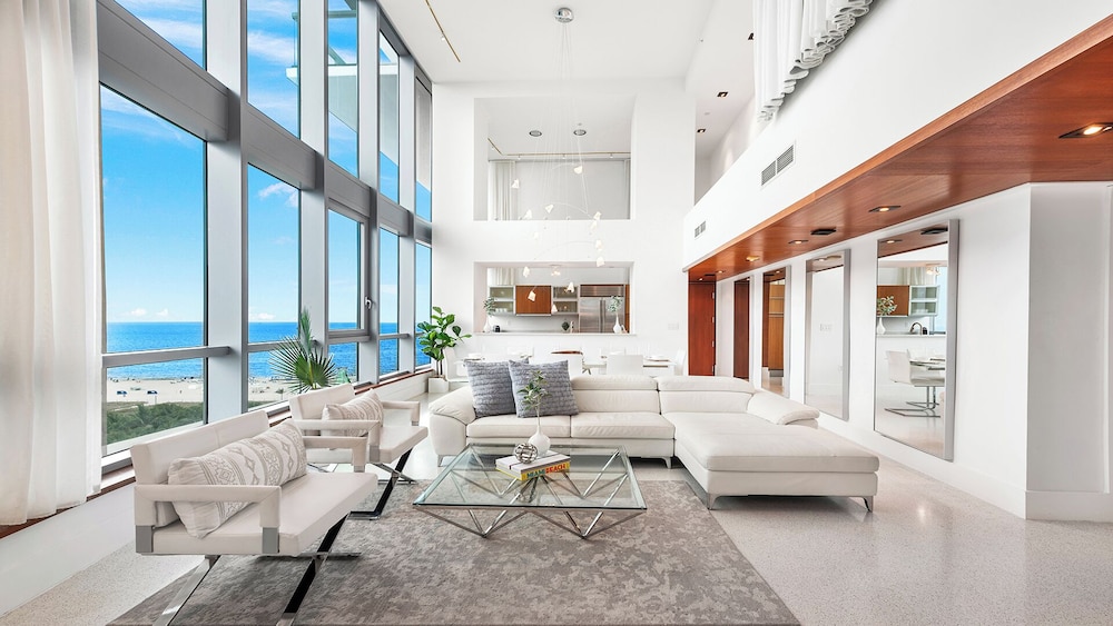 Luxury Vacation Rentals at The Setai by LRMB