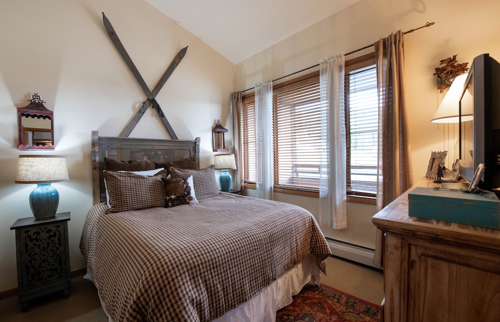 Winter Park CO Condos - Zephyr Mountain Lodge