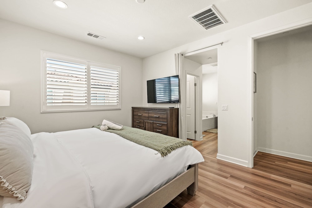 Comfort Style Home Near the Airport