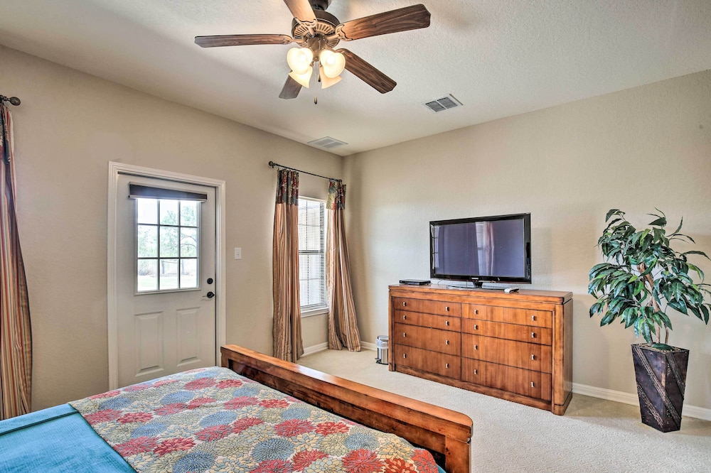 Luxury San Antonio Retreat: 110-acre Private Ranch view 2