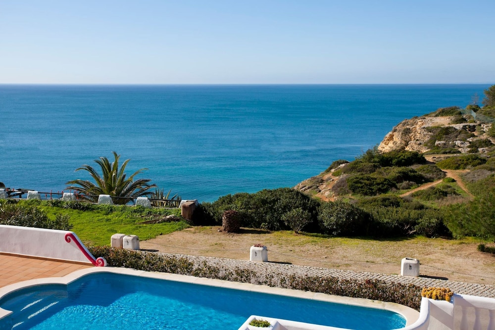Casa do Sul Modern Villa in Centre of Carvoeiro