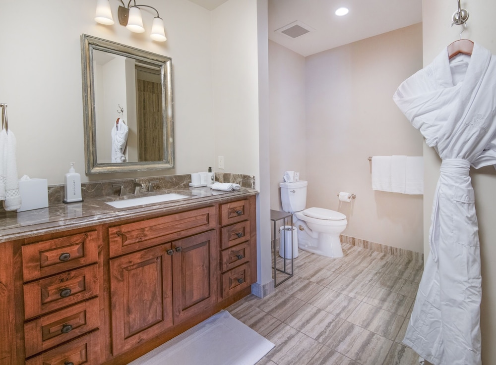 Ritz Carlton Vail #402 4 Bedroom Condo