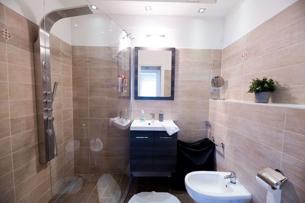 Budapest Easy Flat - Penthouse Basilica