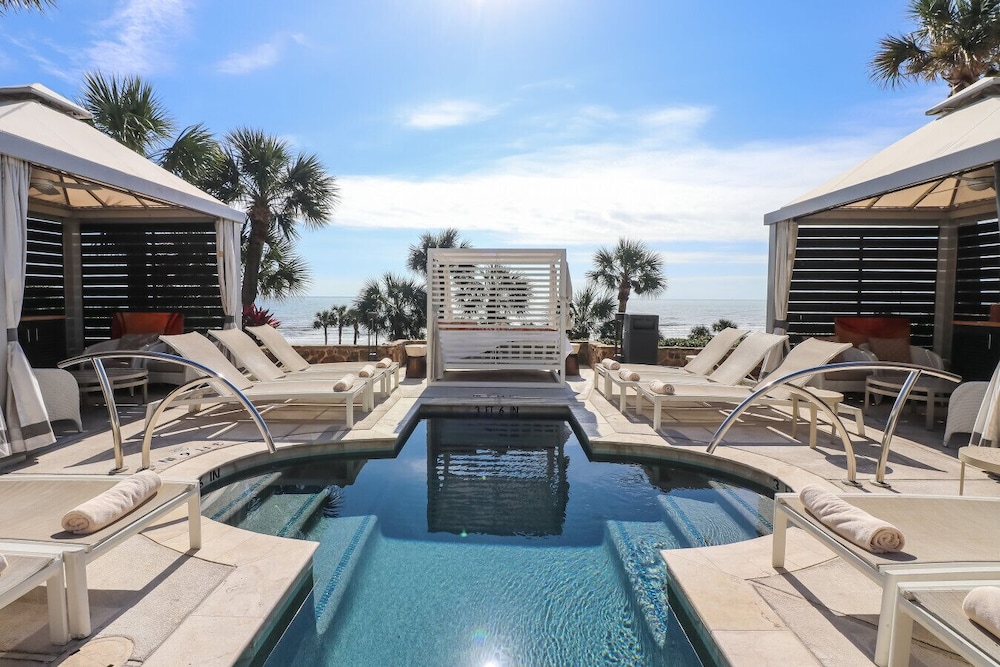 Beautiful San Luis Condo Amazing Pool View and Amenities