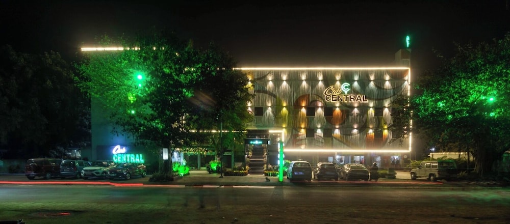 Club Central Hotel