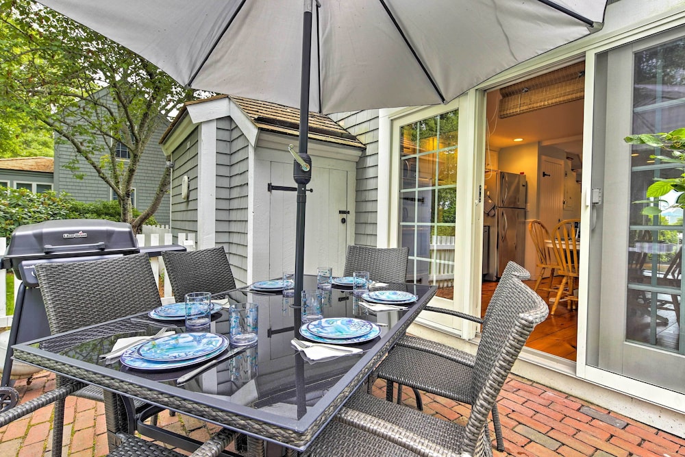 Maushop Village Getaway w/ Private Beach Access!