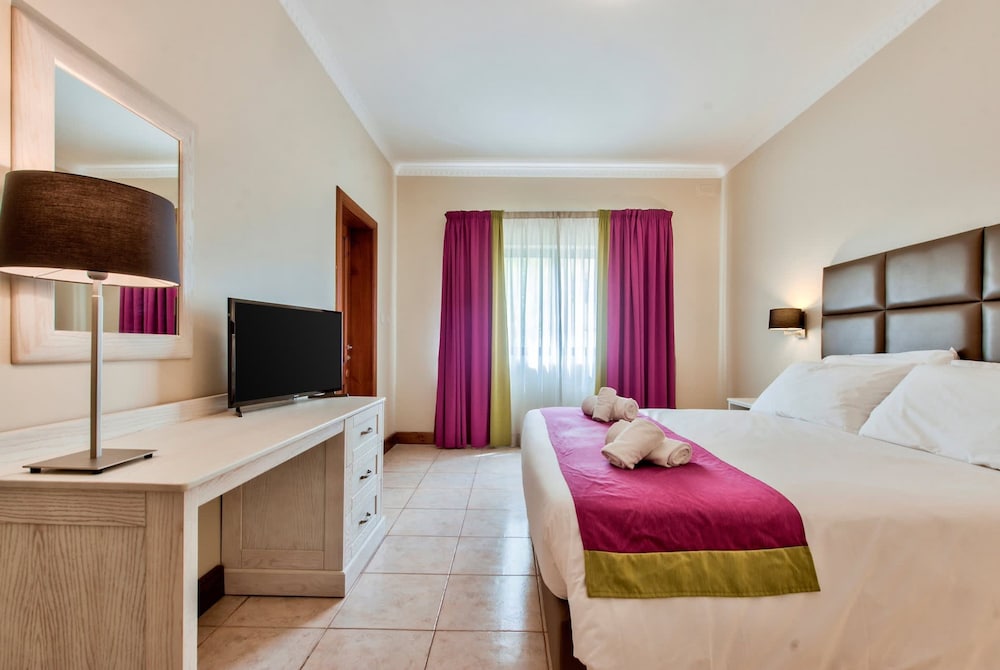 Villa Stephanotis - 3 Bedroom Villa With Pool
