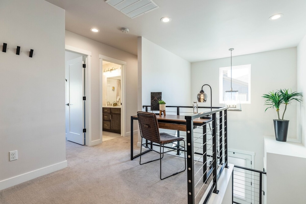 Hot Tub- Spacious-4br-deer Valley-mountain-view