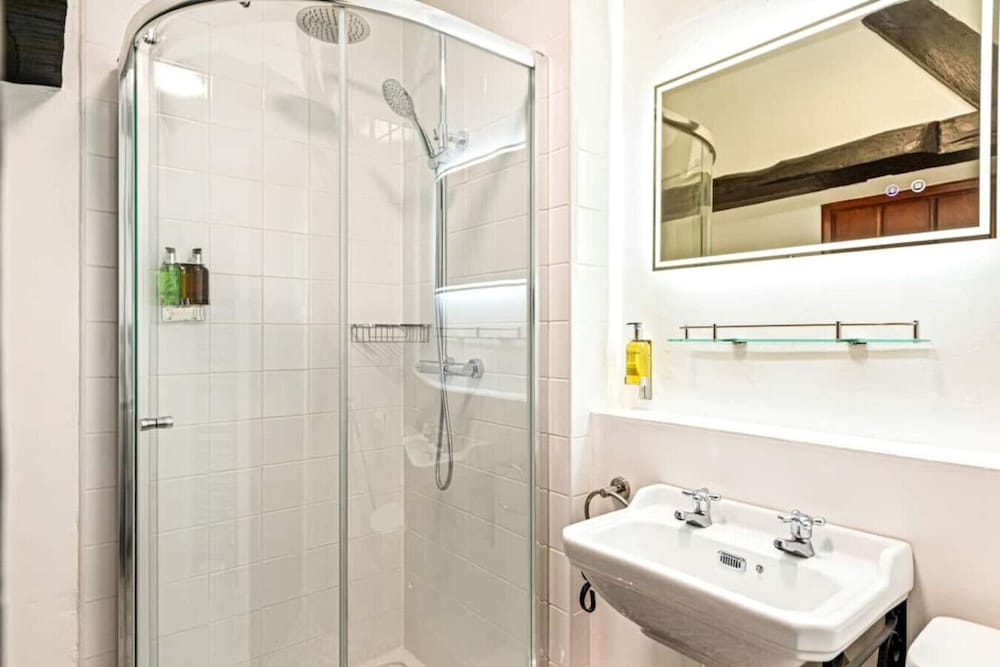 The George Inn Hotel Rooms - Room 1