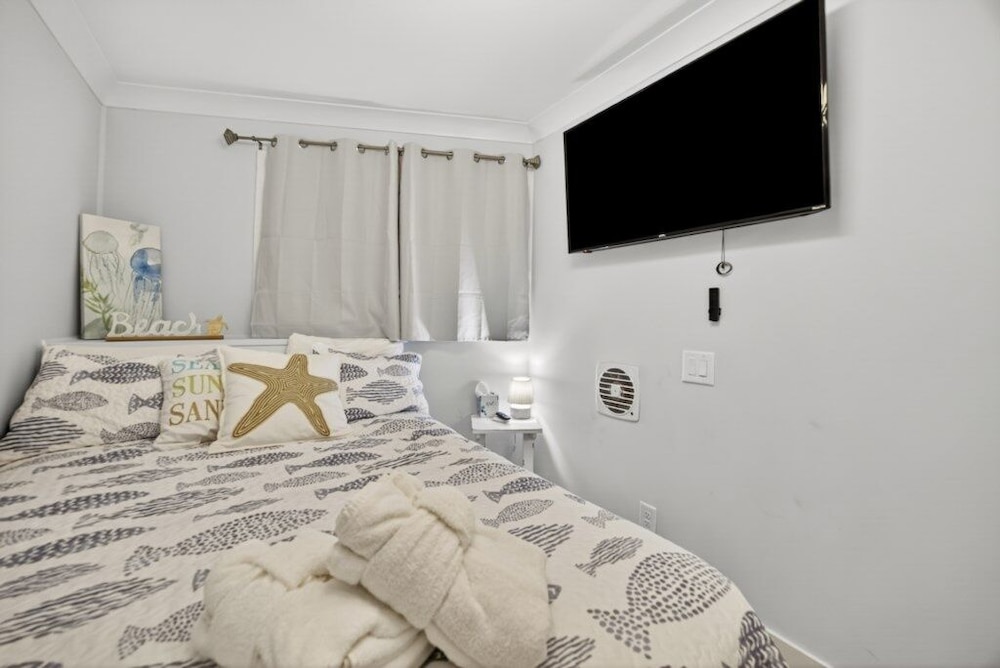 South End - 180 Sea Side Villas 1 Bedroom Condo