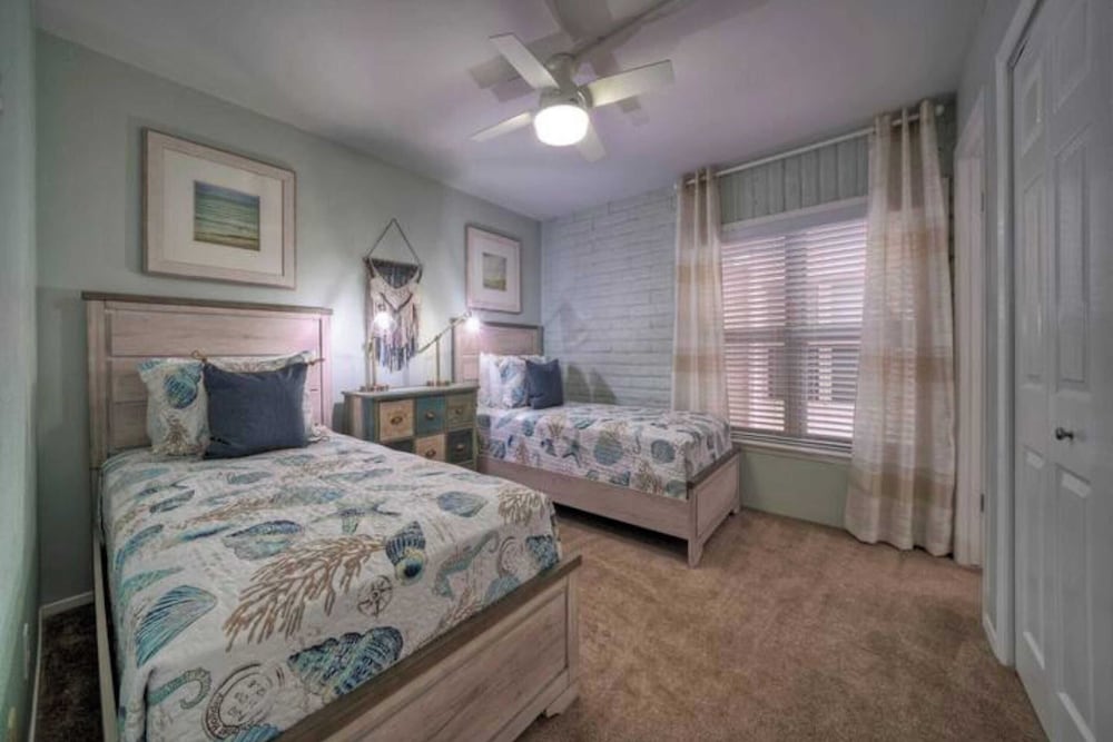 Sleeps 20 3 Condos w/ Beach Access, Pool, Tennis Courts Sea Sands Complex