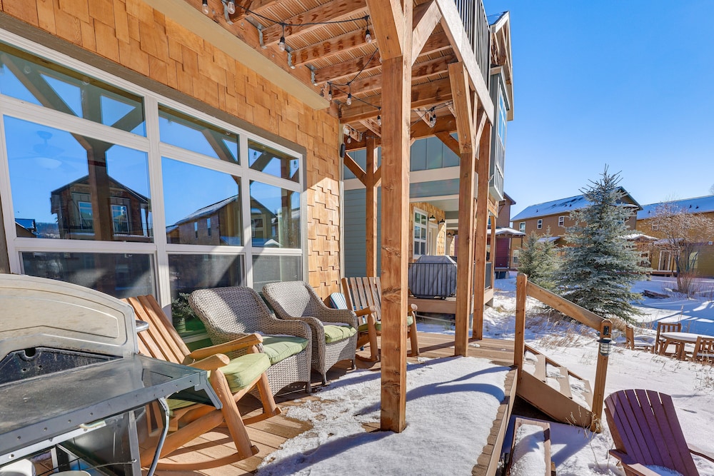 Luxe Colorado Cabin ~ 4 Mi to Granby Ranch! view 2
