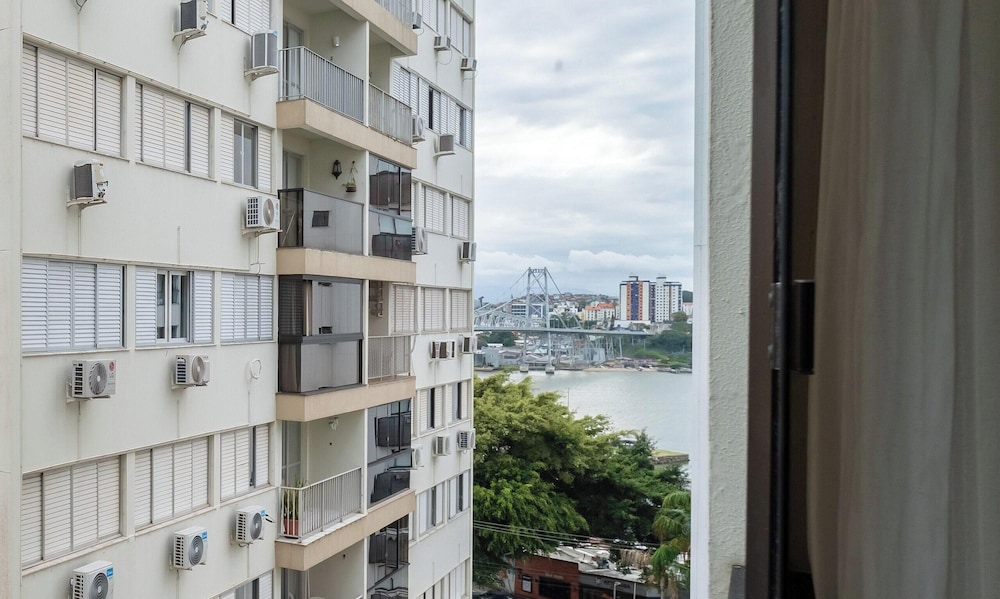 Apt 3 Bedrooms in Floripa Downtown Idr0801