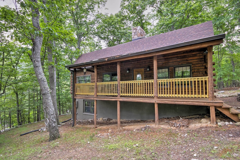 Family-friendly Massanutten Log Home w/ Views! view 2