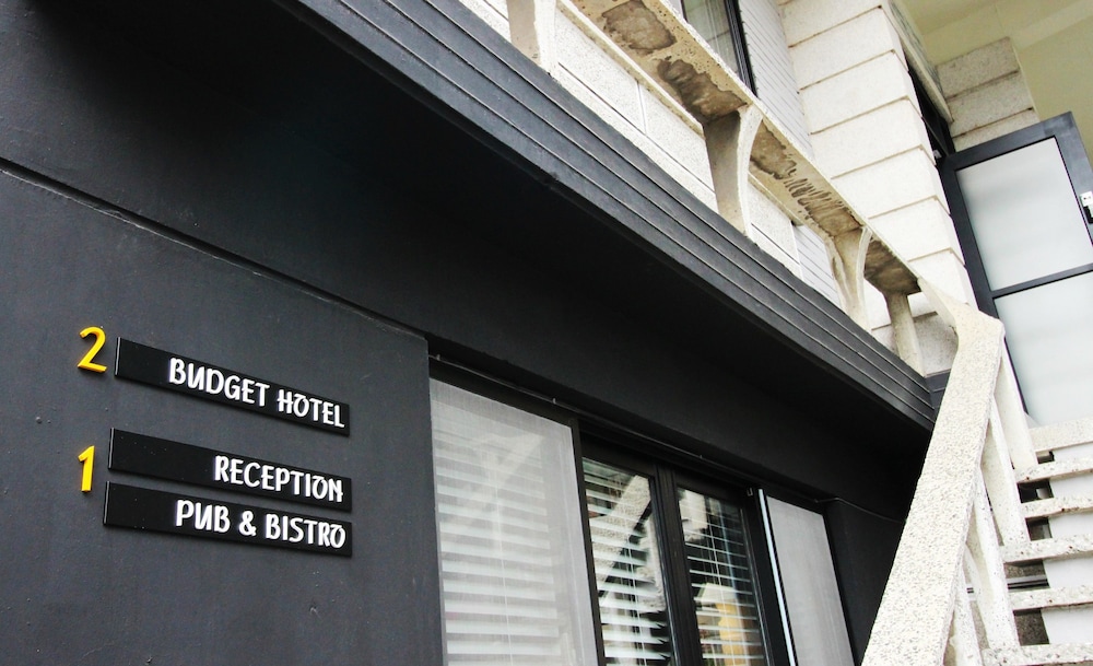 Hi Jun Guesthouse
