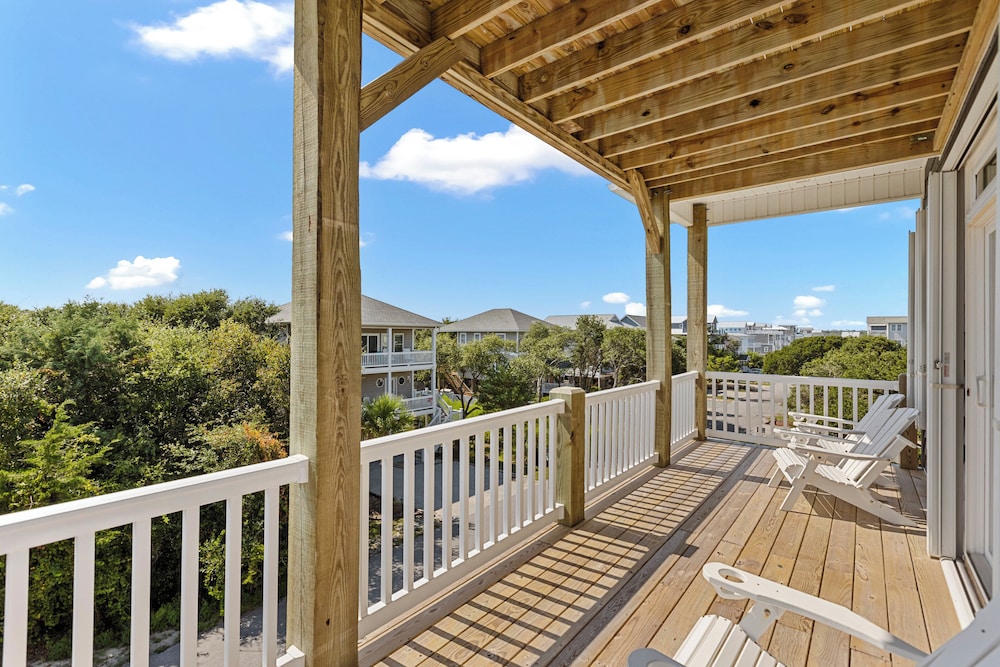 Across the Pond by Topsail Realty