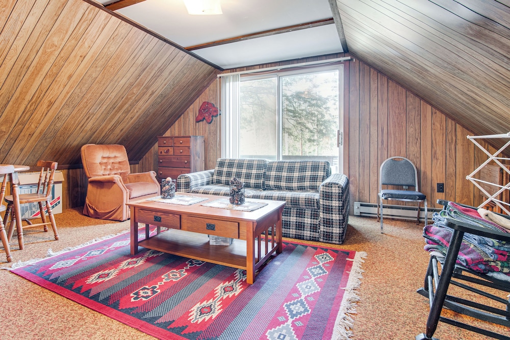 < 1 Mi to Lake Winnipesaukee: Family Winter Escape