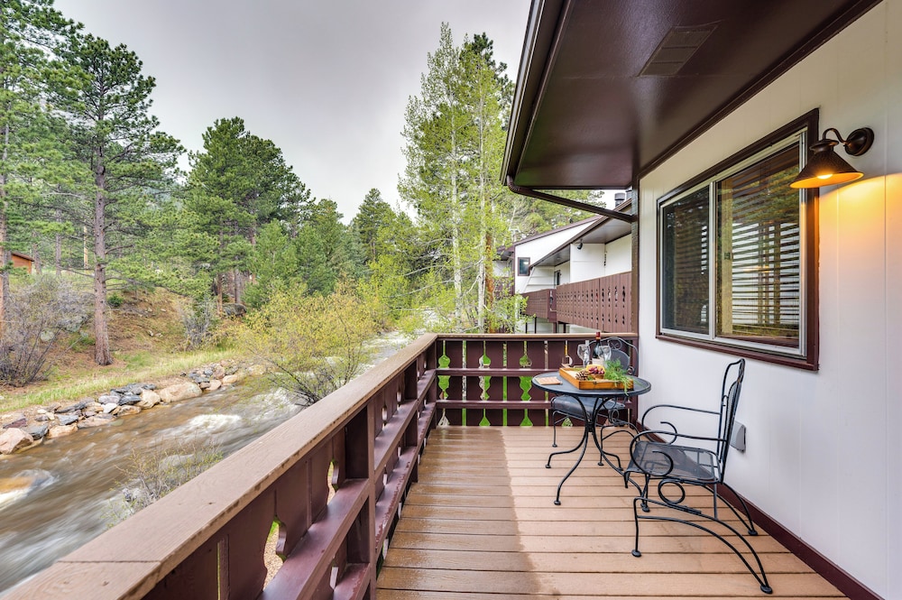 Estes Park Condo Rental: Balcony w/ River Views!