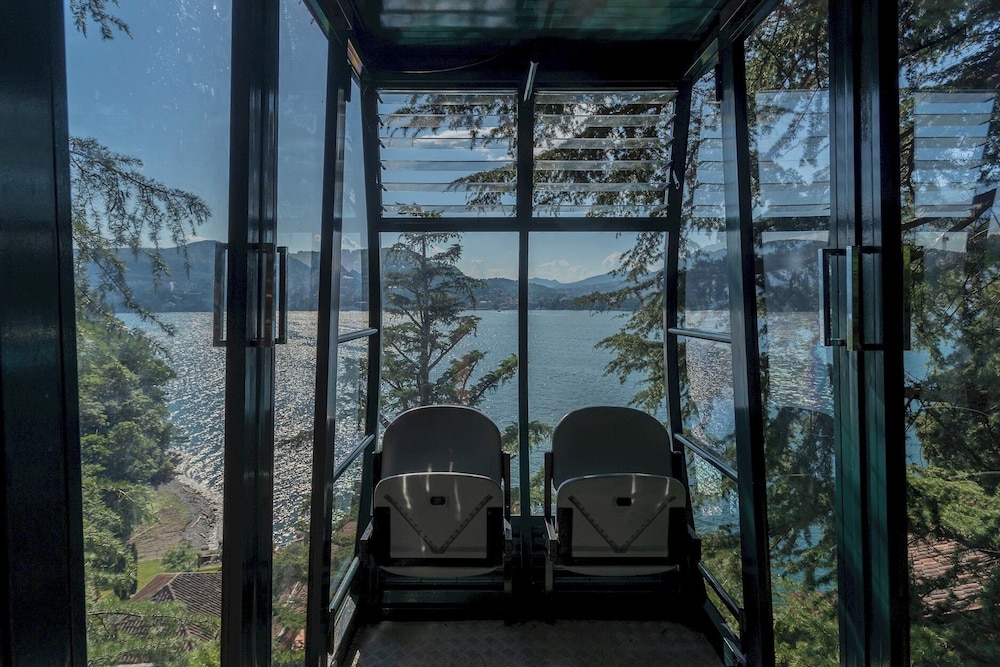 Front Lake Apartment With Private Funicular by Rent all Como