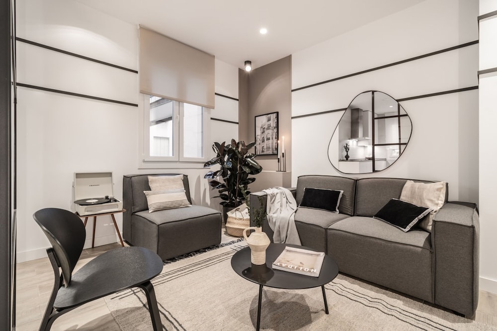 Emba - 2 Bedrooms Apartment in Lista