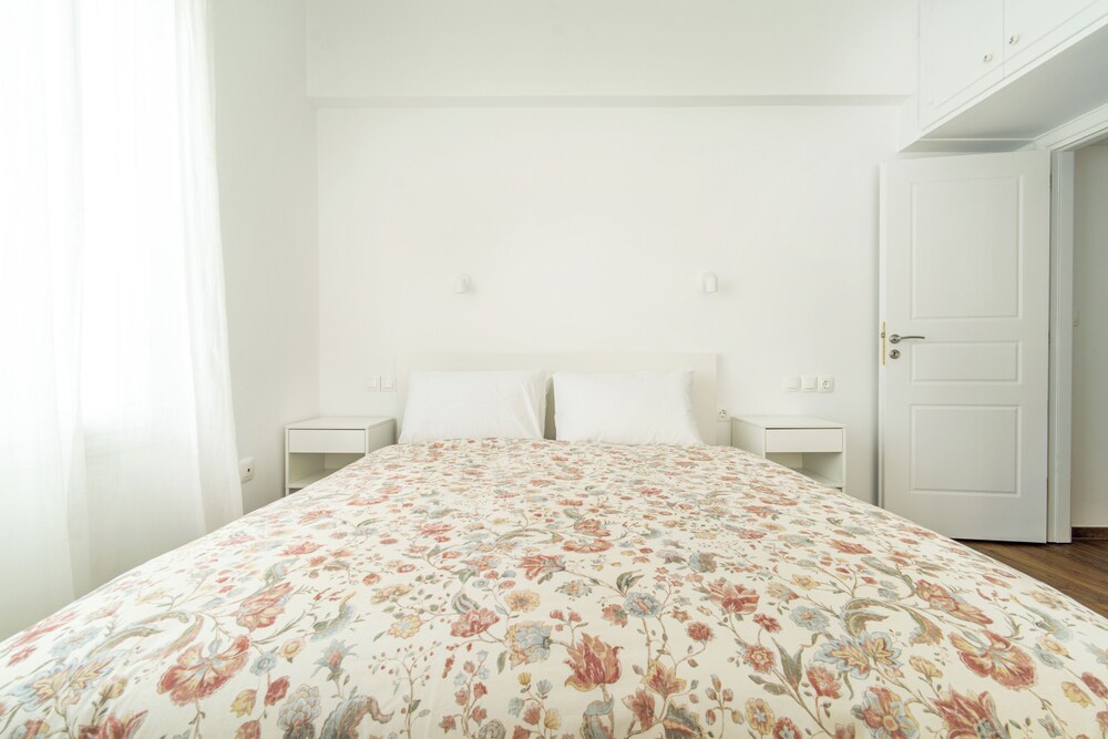 Superb flat in historic centre of Athens