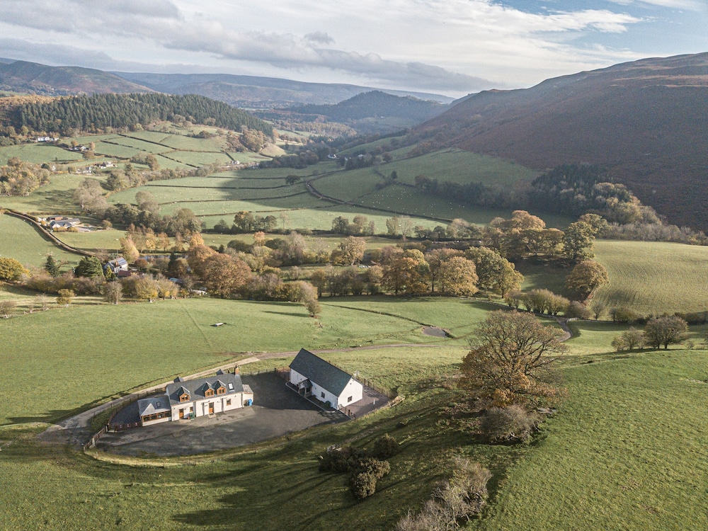 Tyn Llwyn Barn