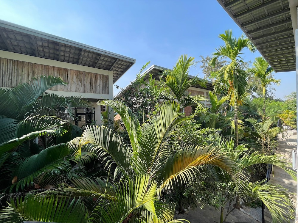 Treetop Bungalows view 3