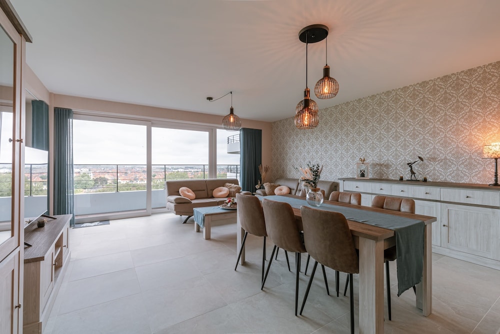 Stunning Apartment With Golf Course Views