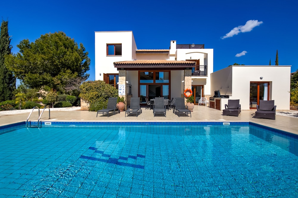 Villa Calantha 93 Aphrodite Hills